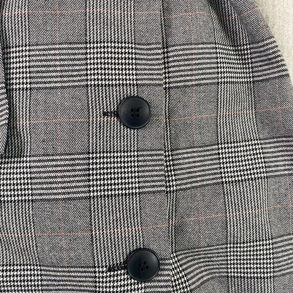 Zara Plaid Miniskirt, Size XS 💖 - Picture 3 of 9